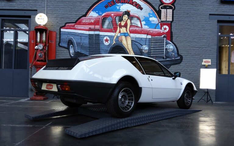 Alpine A310
