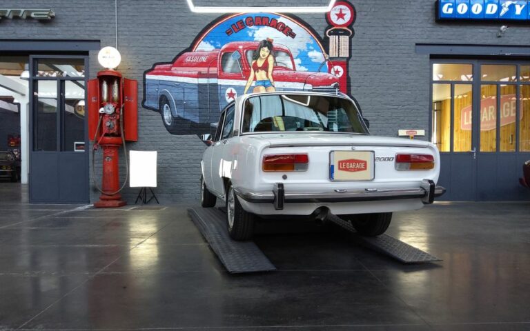 Alfa romeo 2000
