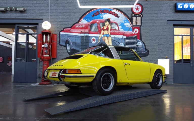 Porsche 911e targa