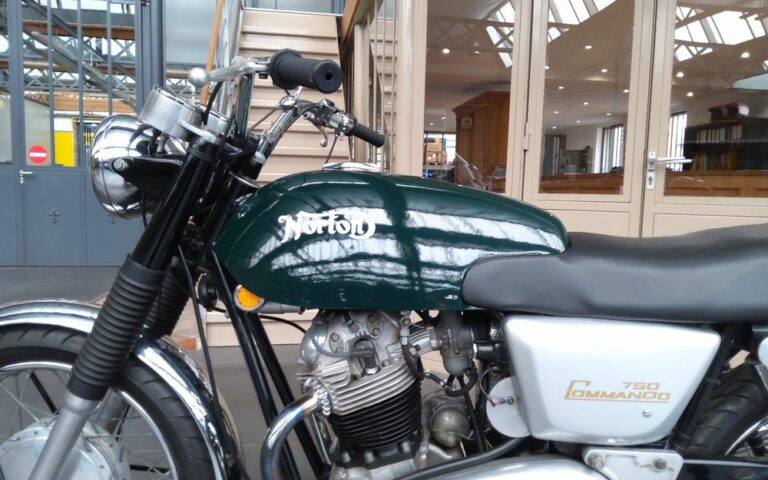 Norton commando 750