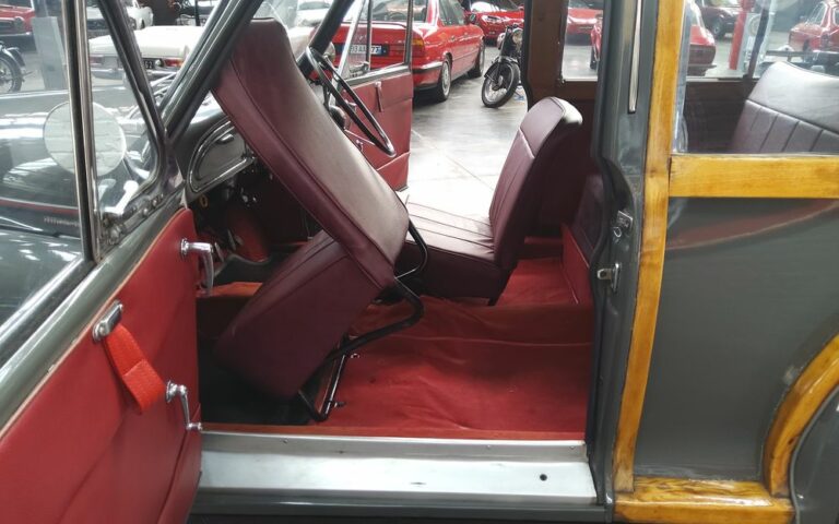 Morris Minor Traveller